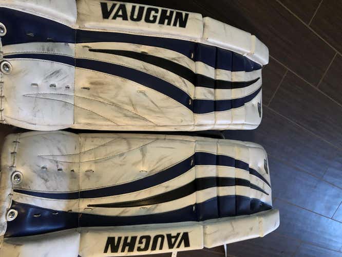 Vaughn Velocity V7 Goalie Leg Pads Intermediate