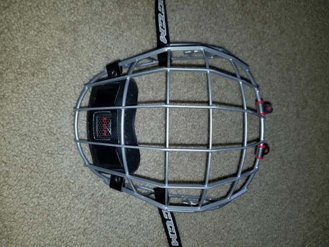 CCM Resistance 300 Face Cage Cage Senior