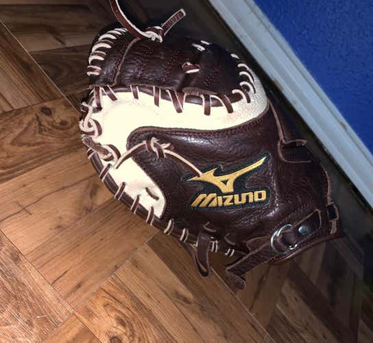 Mizuno 33.5” Left Handed Catchers Mitt