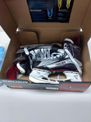 New Bauer Vapor 1X  Junior Size 5