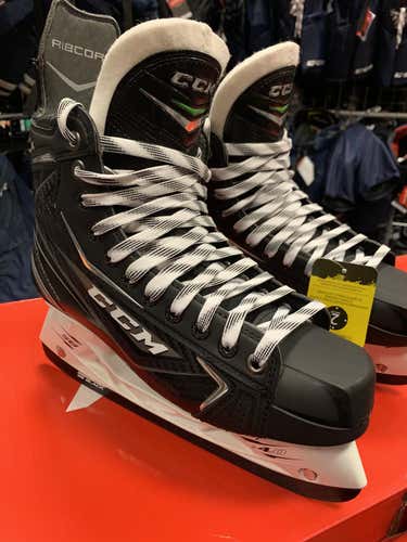 New CCM RibCor 70K  Senior Size 8