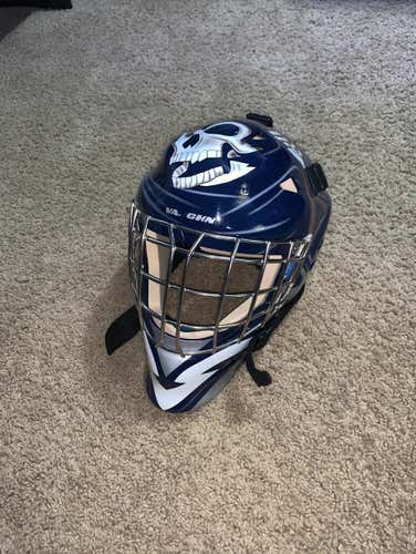 Vaughn VM7400 Junior Goalie Mask