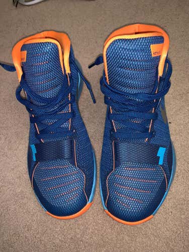 Men’s Nike KDtrey5/// ( worn twice not in game) will accept offers; size 9.5; amazing condition