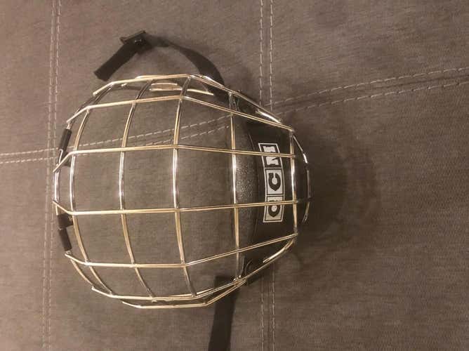 CCM FM480 Chrome Cage
