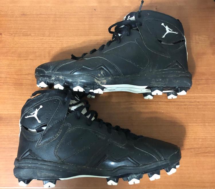 retro 7 cleats