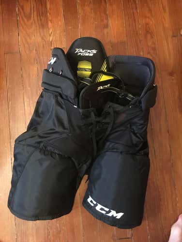 CCM Tacks 7092 Sr Medium