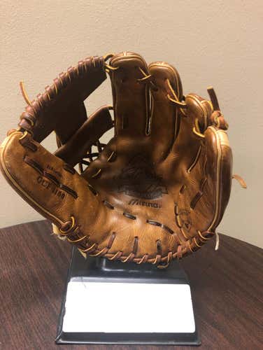 Mizuno GCF1150 Classic Pro 11.5” Infield Fastpitch Softball Glove