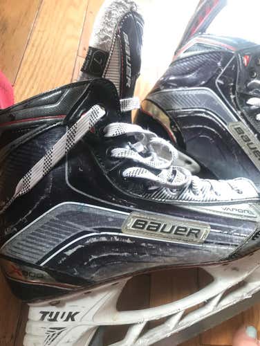 Bauer X900 Skates Size 7 Senior. $750 new, Only Used For One Season