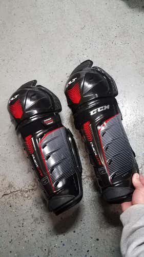 Like New CCM QuickLite  Senior shin guards