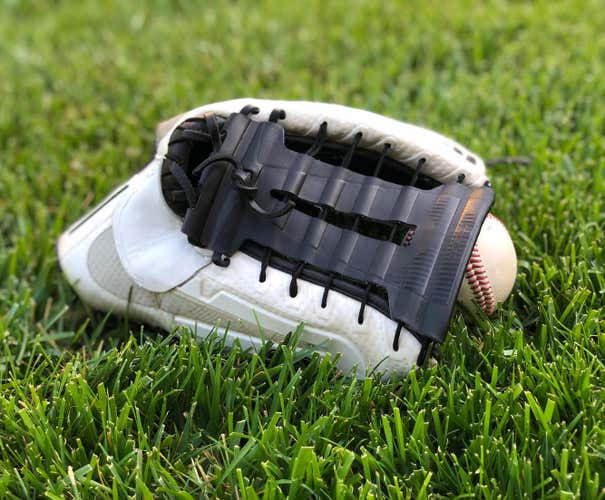 Nike Vapor Max 360 Baseball Glove (OBO) Will Trade