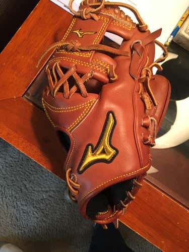 Mizuno Pro Limited Edition