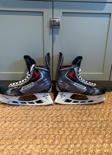 New Bauer Vapor APX2  Senior Pro Stock Size 9.5