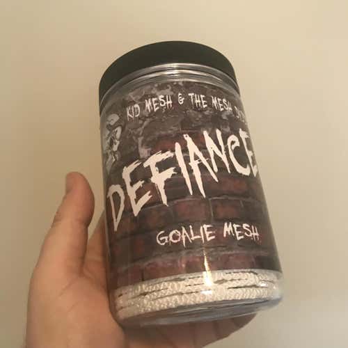 The Mesh Dynasty DEFIANCE Complete Kit (White w/USA Strings)