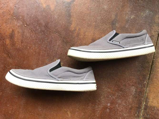 Men’s Size 10 Crocs Canvas