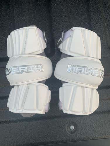 Maverick Max Arm Pads White