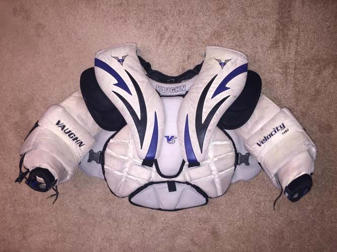 Vaughn V5  Goalie Chest & Arm Protector Senior Medium