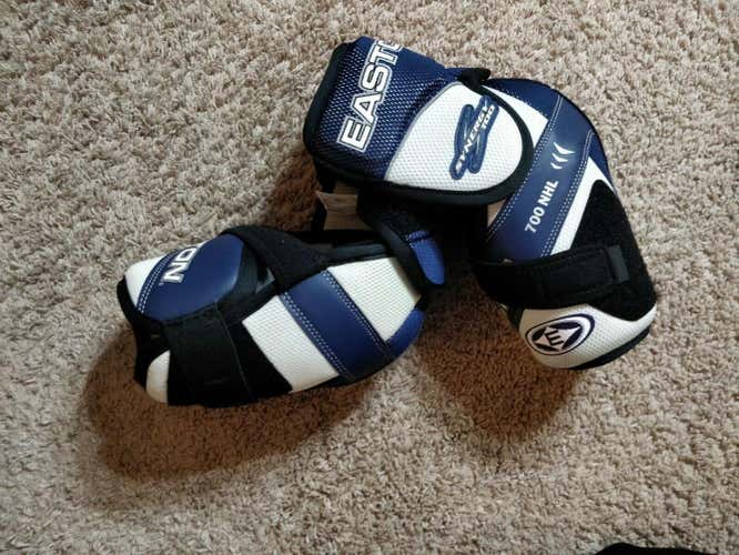 New Easton Synergy 700 Pro Stock NHL Hockey Elbow Pads Medium