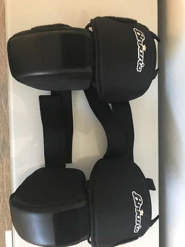 Brian’s Pro II Goalie Knee Protectors (SR)
