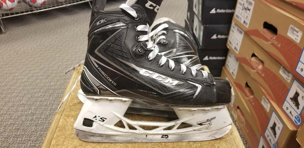 CCM RibCor 70K Senior Pro Stock Size 8
