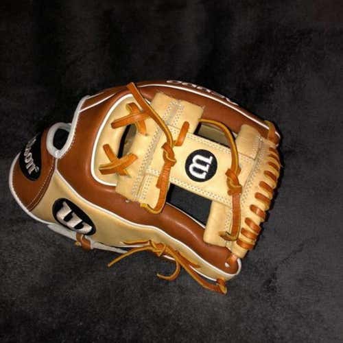 *READ DESCRIPTION* Wilson A2000