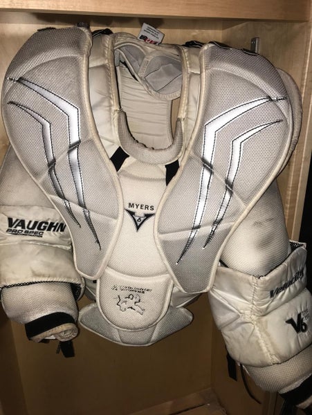 Vaughn V6 2200 Pro Chest Protector - Providence College NCAA Return