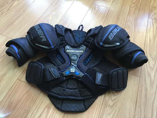 Bauer Supreme ONE95 shoulder pads