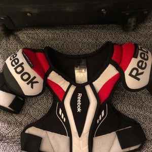USED REEBOK 14k Junior Shoulder Pads