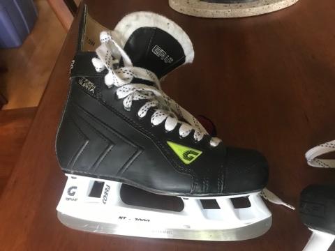 Graf Supra 735S Senior Size 7.5 Wide