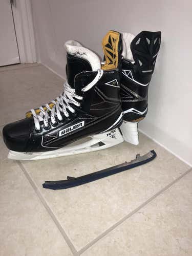 New Bauer Supreme 1S  Senior Pro Stock Size 8.5