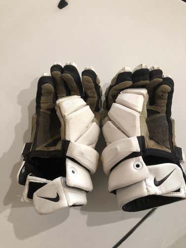 White Nike Vapor Gloves Used