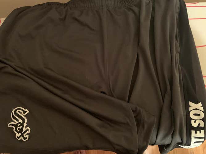 Team Issued White Sox shorts