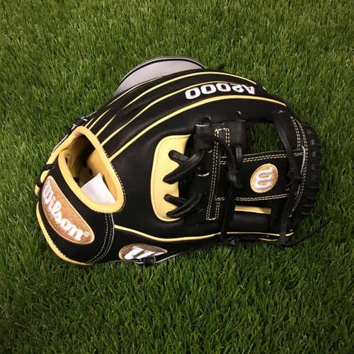 New 2018 Wilson A2000 11.5" 1786 Baseball Glove - WTA20RB181786