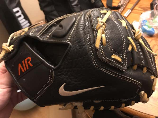 Nike Catcher Mitt In Great Shape
