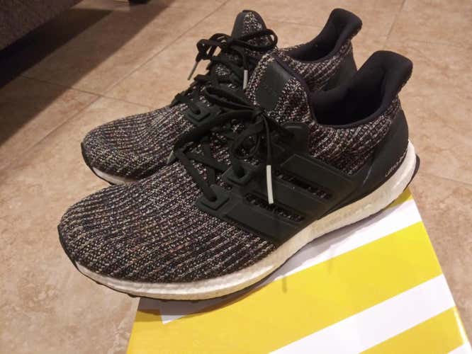 *Am willing to lower price*New Adidas ultra boost shoes size 10 and a half *TRADESFORGLOVESPLEASE*