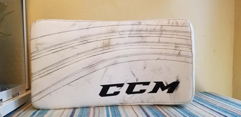 CCM Extreme Flex 500 Blocker Regular Senior