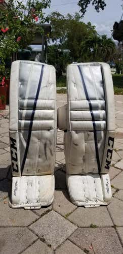 (Item as-is) CCM E-flex2 760 senior Leg pads (36+2)