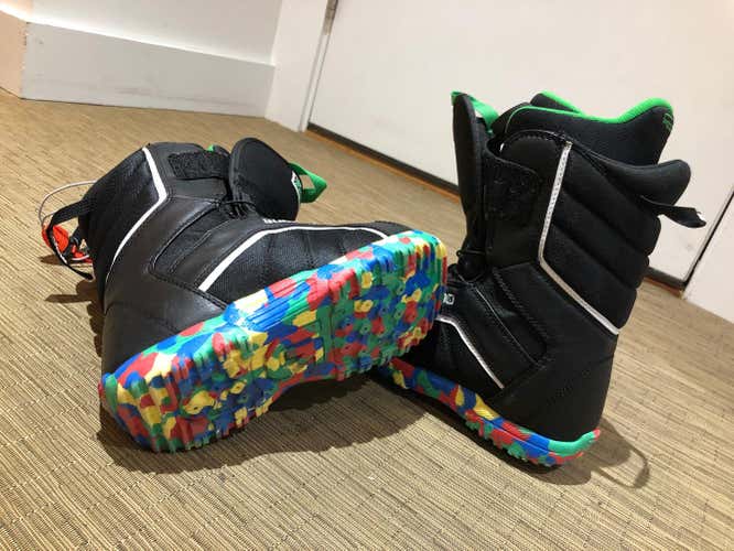 Burton Zipline Youth Snowboarding Boots Size 4-5