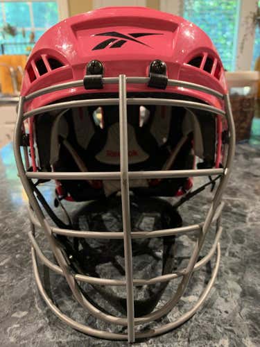 New Reebok - 8K - Breast Cancer Awareness Pro Helmet - Size L