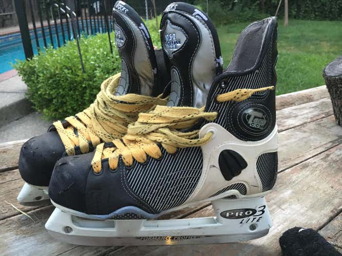 Tacks 1052 Custom Lite 8.5