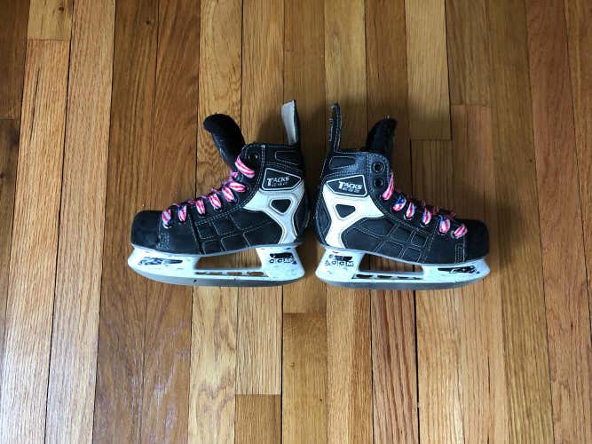 CCM Tacks692 Size 12Y Used