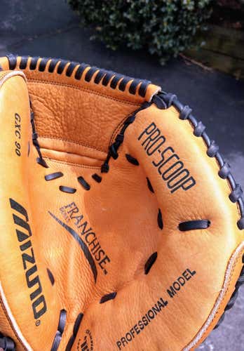 Mizuno GXC 90 catcher's mitt