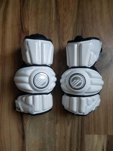 Like New Maverik M3 Arm Pads - Large