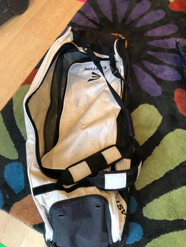 Easton Baseball Bag WITH WHEELS.