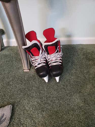 Bauer Vapor X600  Size 5.5