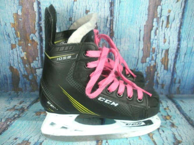 CCM 1052 Hockey Ice Skates Youth Size: 1