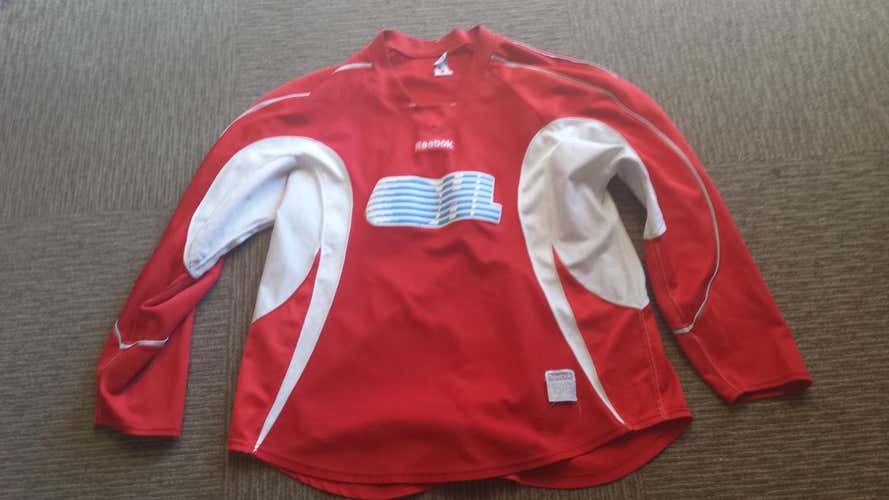 Reebok  Pro Stock OHL Jersey (56) and Large socks Ottawa 67's