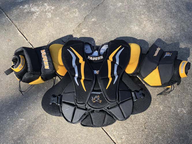 Like new Vaughn V7 XF INT Medium Chesty