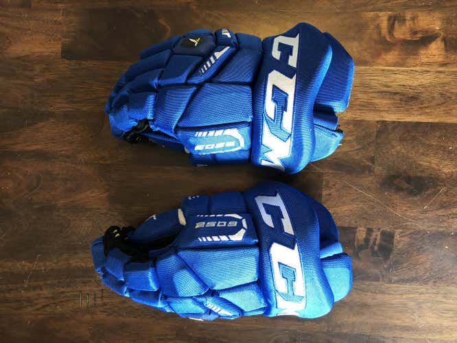 CCM Tacks 6052  Senior