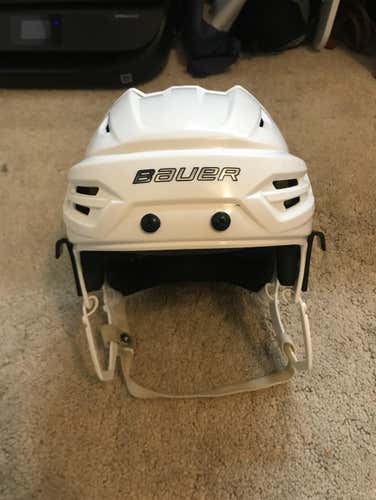 Bauer Re-akt 95 Senior Medium Helmet