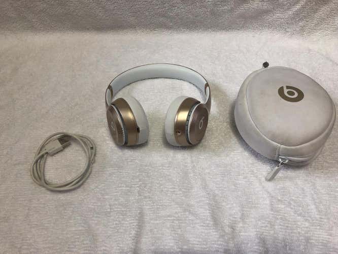 Beats By Dre, Solo wireless headphones